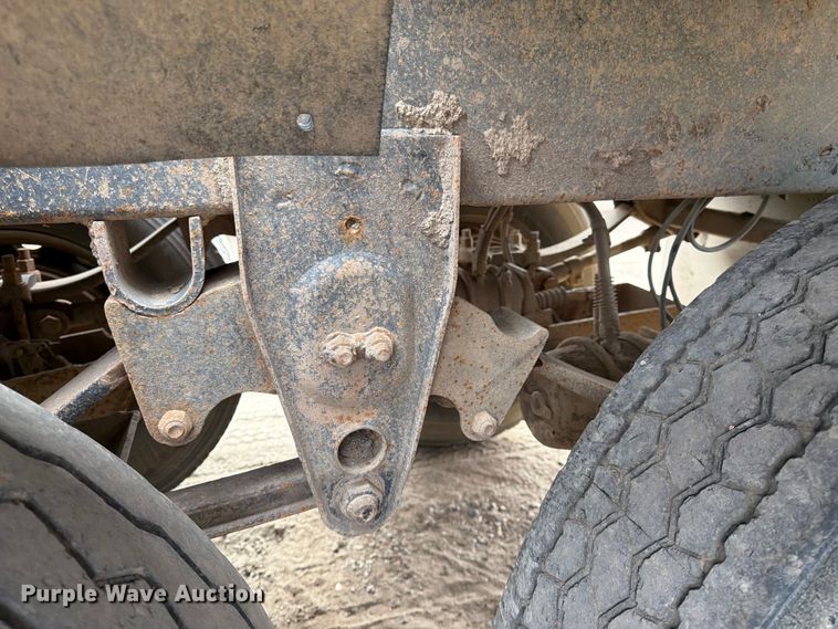 image for item FK0152 1983 Load king 1827-3AXLE bottom dump trailer