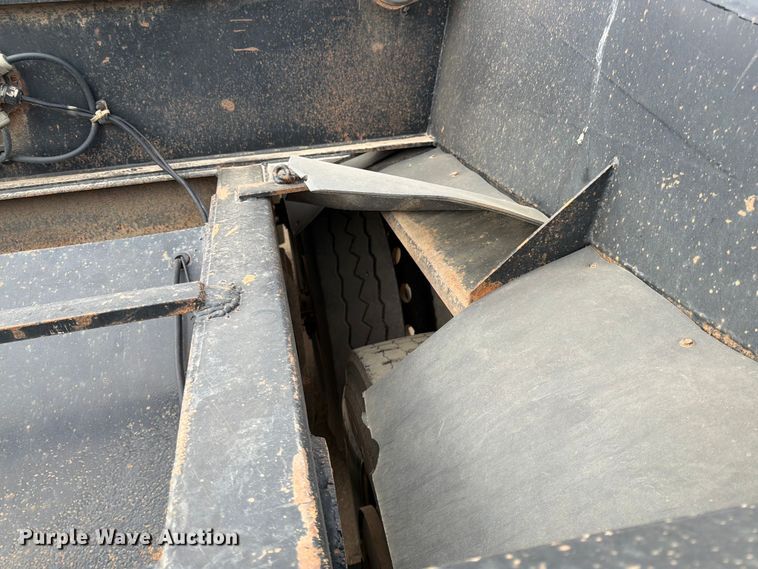 image for item FK0152 1983 Load king 1827-3AXLE bottom dump trailer