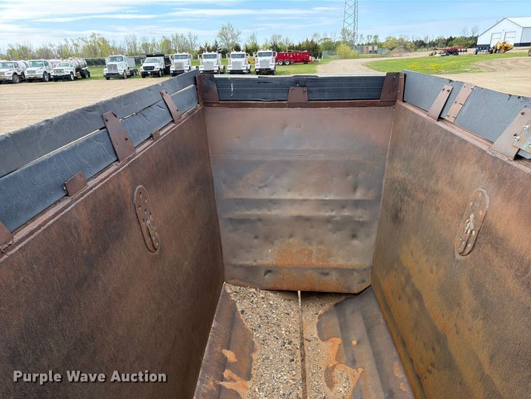 image for item FK0152 1983 Load king 1827-3AXLE bottom dump trailer