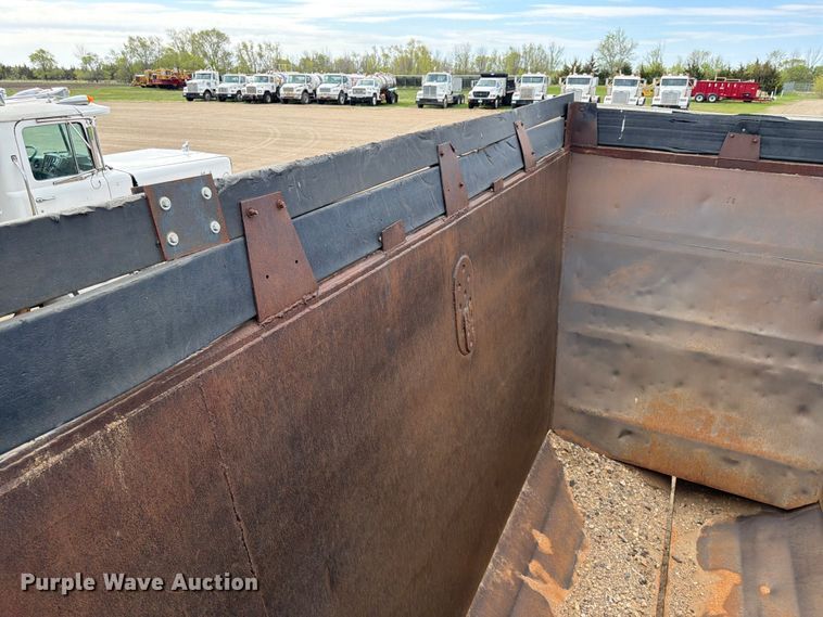 image for item FK0152 1983 Load king 1827-3AXLE bottom dump trailer