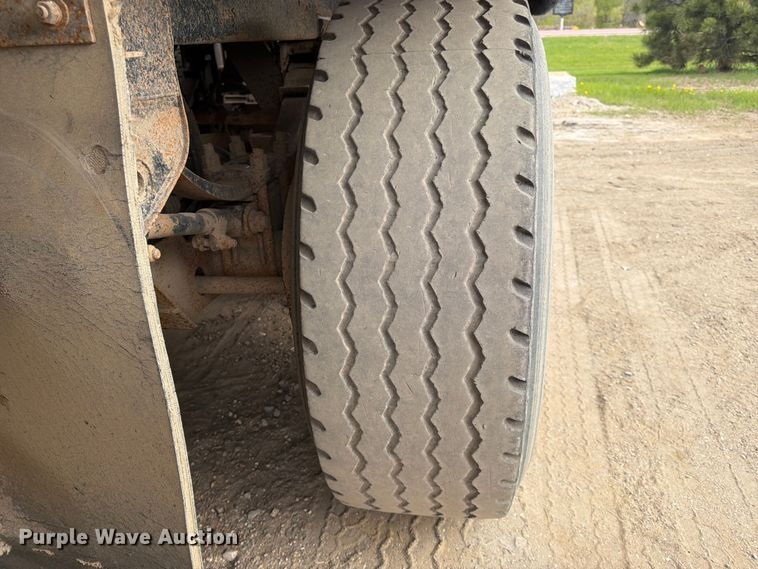 image for item FK0152 1983 Load king 1827-3AXLE bottom dump trailer
