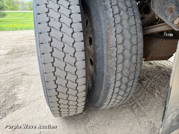 image for item FK0152 1983 Load king 1827-3AXLE bottom dump trailer