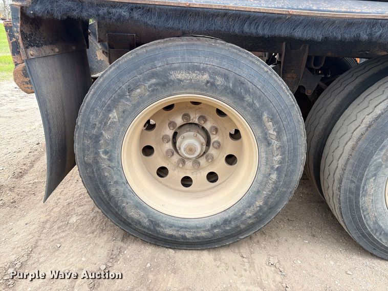 image for item FK0152 1983 Load king 1827-3AXLE bottom dump trailer