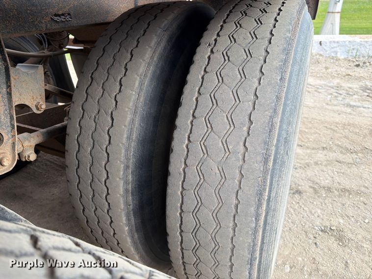 image for item FK0152 1983 Load king 1827-3AXLE bottom dump trailer