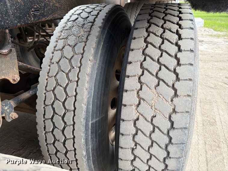image for item FK0152 1983 Load king 1827-3AXLE bottom dump trailer