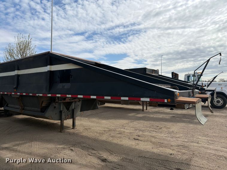 image for item FK0153 1999 R Way bottom dump trailer
