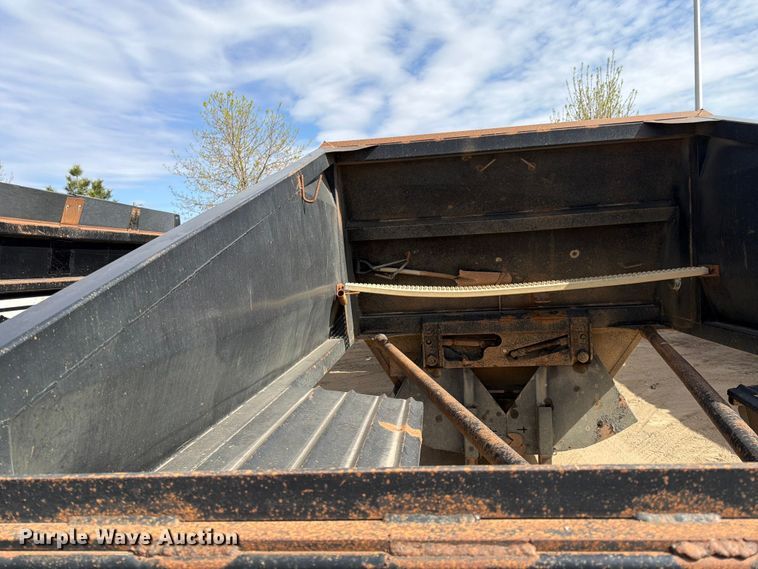 image for item FK0153 1999 R Way bottom dump trailer