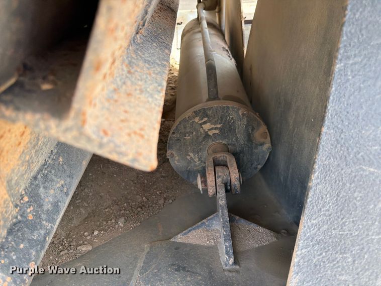 image for item FK0153 1999 R Way bottom dump trailer