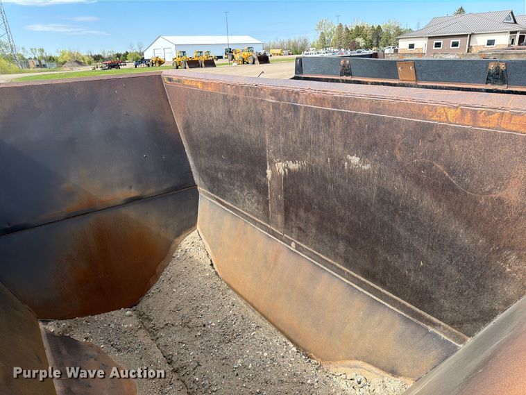 image for item FK0153 1999 R Way bottom dump trailer