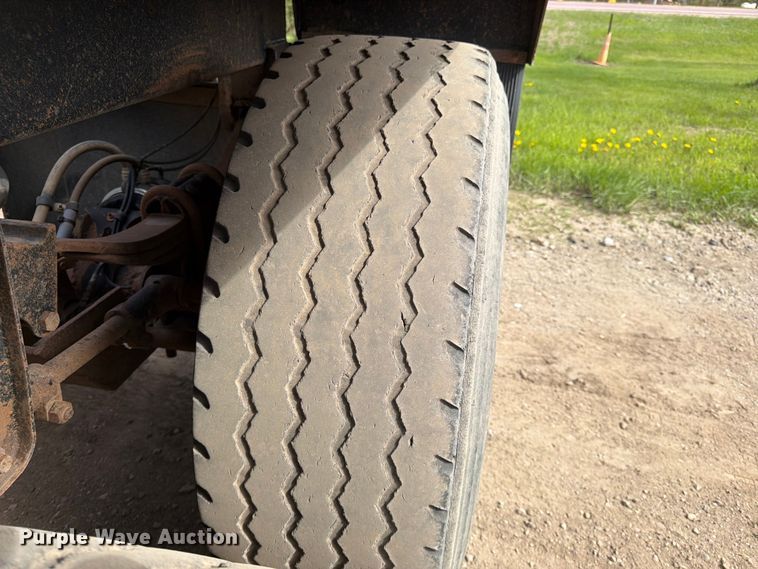 image for item FK0153 1999 R Way bottom dump trailer