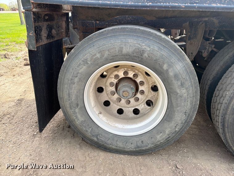 image for item FK0154 1983 Load king 1827- 3 AXLE bottom dump trailer