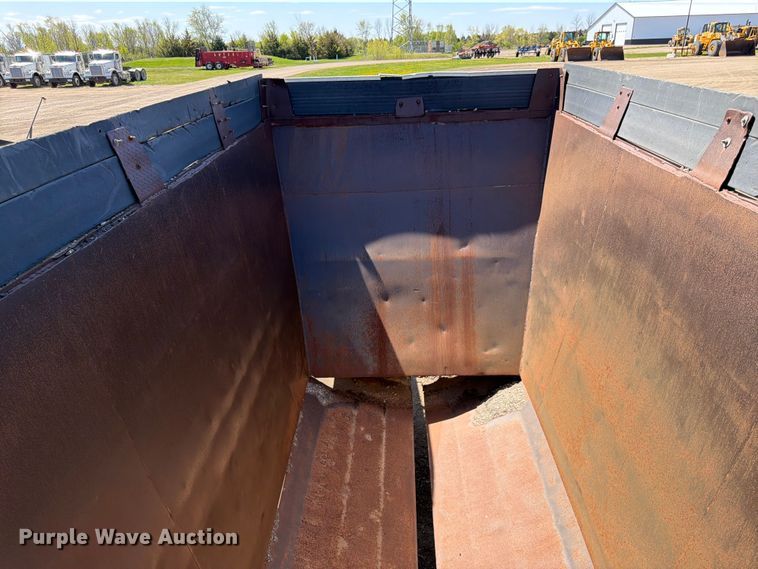 image for item FK0155 1999 R Way bottom dump trailer