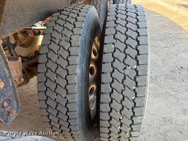 image for item FK0155 1999 R Way bottom dump trailer