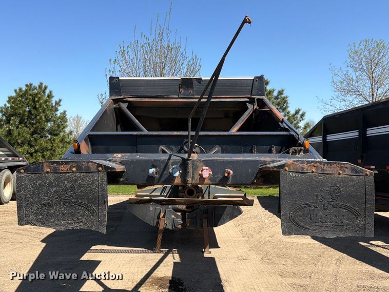 image for item FK0156 1983 Load king 1827-3 AXLE bottom dump trailer