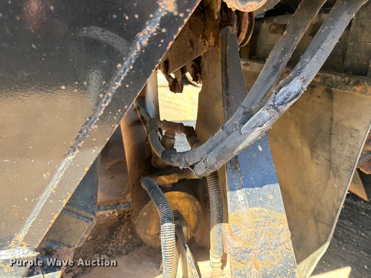 image for item FK0156 1983 Load king 1827-3 AXLE bottom dump trailer