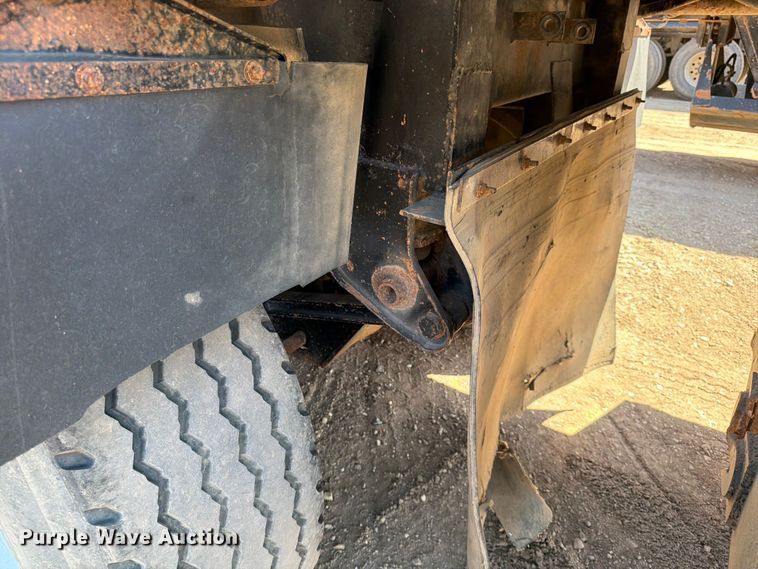 image for item FK0156 1983 Load king 1827-3 AXLE bottom dump trailer