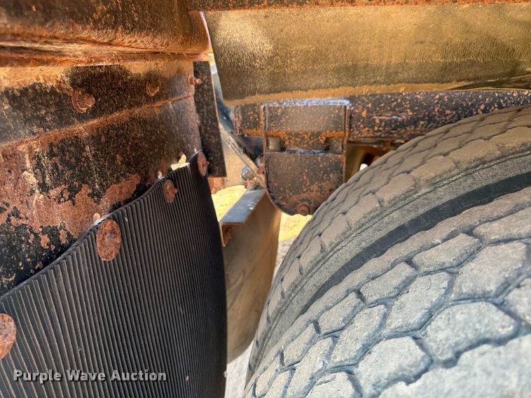 image for item FK0156 1983 Load king 1827-3 AXLE bottom dump trailer