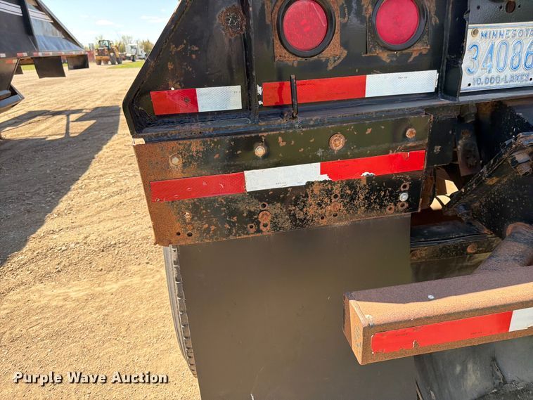 image for item FK0156 1983 Load king 1827-3 AXLE bottom dump trailer
