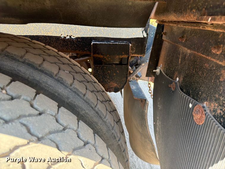 image for item FK0156 1983 Load king 1827-3 AXLE bottom dump trailer