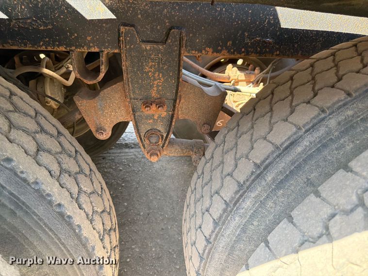 image for item FK0156 1983 Load king 1827-3 AXLE bottom dump trailer
