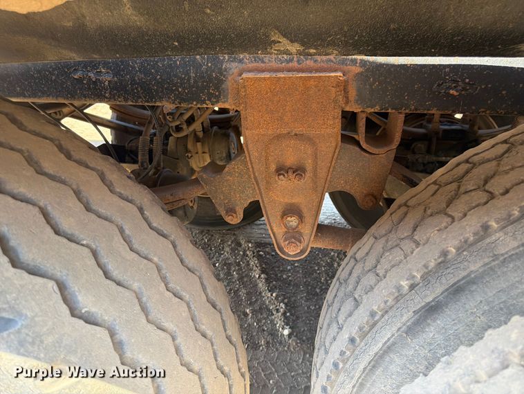 image for item FK0156 1983 Load king 1827-3 AXLE bottom dump trailer