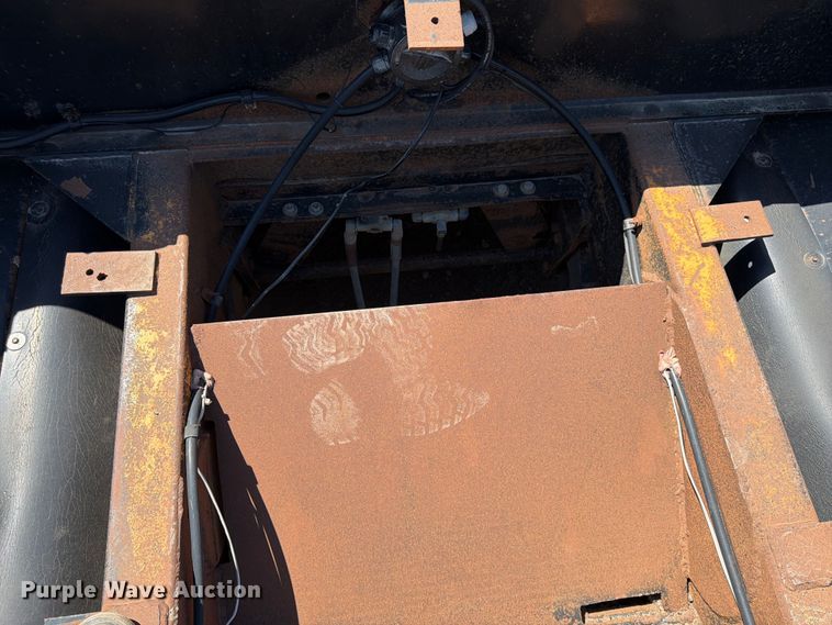 image for item FK0156 1983 Load king 1827-3 AXLE bottom dump trailer
