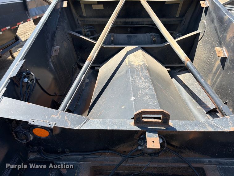 image for item FK0156 1983 Load king 1827-3 AXLE bottom dump trailer