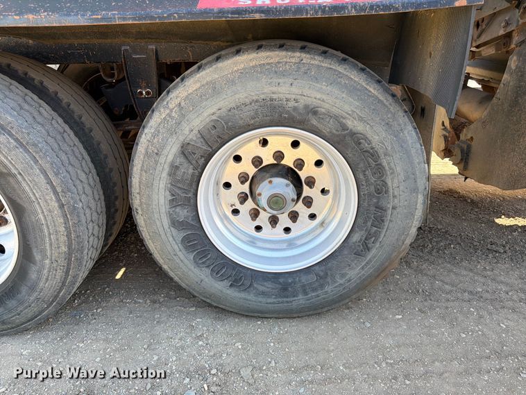 image for item FK0156 1983 Load king 1827-3 AXLE bottom dump trailer