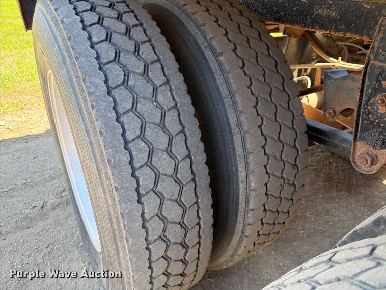 image for item FK0156 1983 Load king 1827-3 AXLE bottom dump trailer