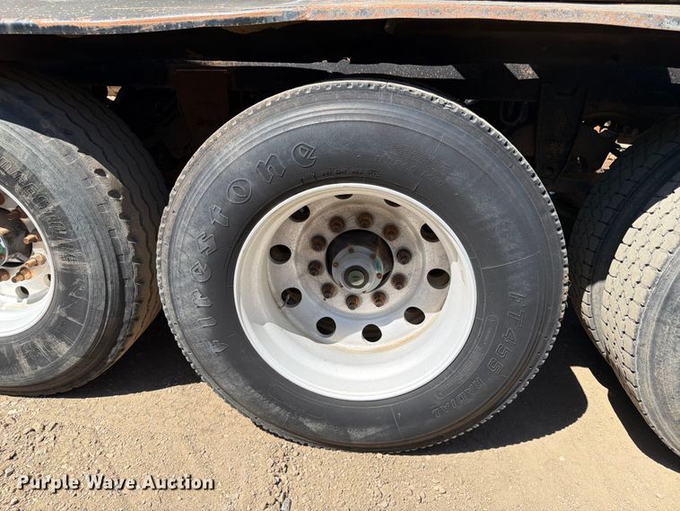 image for item FK0156 1983 Load king 1827-3 AXLE bottom dump trailer