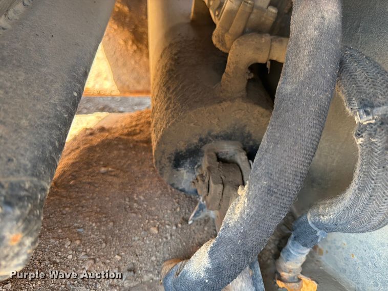image for item FK0157 1983 Load king bottom dump trailer