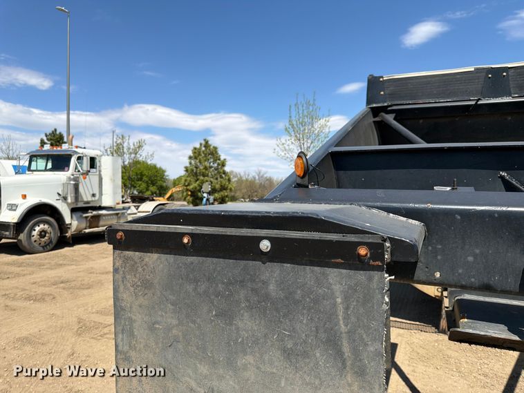 image for item FK0157 1983 Load king bottom dump trailer