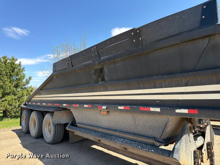 image for item FK0157 1983 Load king bottom dump trailer