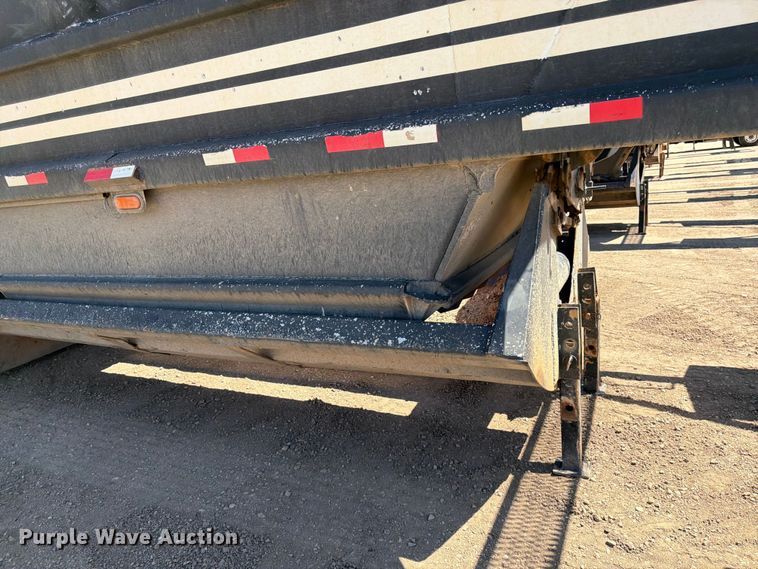 image for item FK0157 1983 Load king bottom dump trailer
