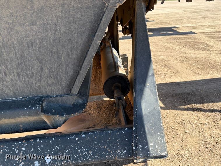 image for item FK0157 1983 Load king bottom dump trailer