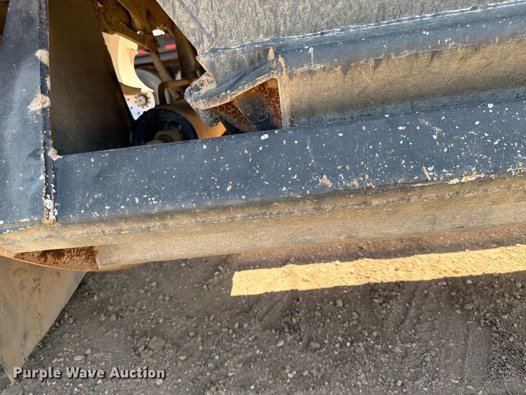 image for item FK0157 1983 Load king bottom dump trailer