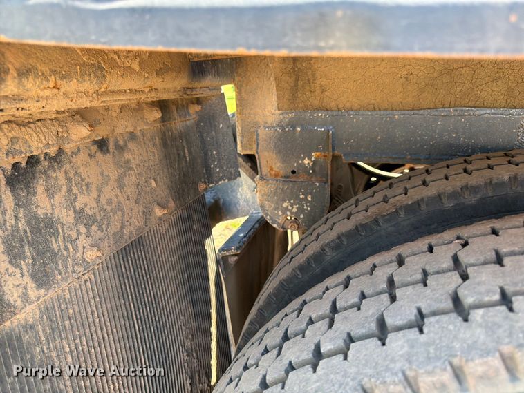 image for item FK0157 1983 Load king bottom dump trailer