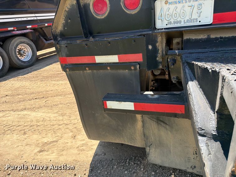 image for item FK0157 1983 Load king bottom dump trailer