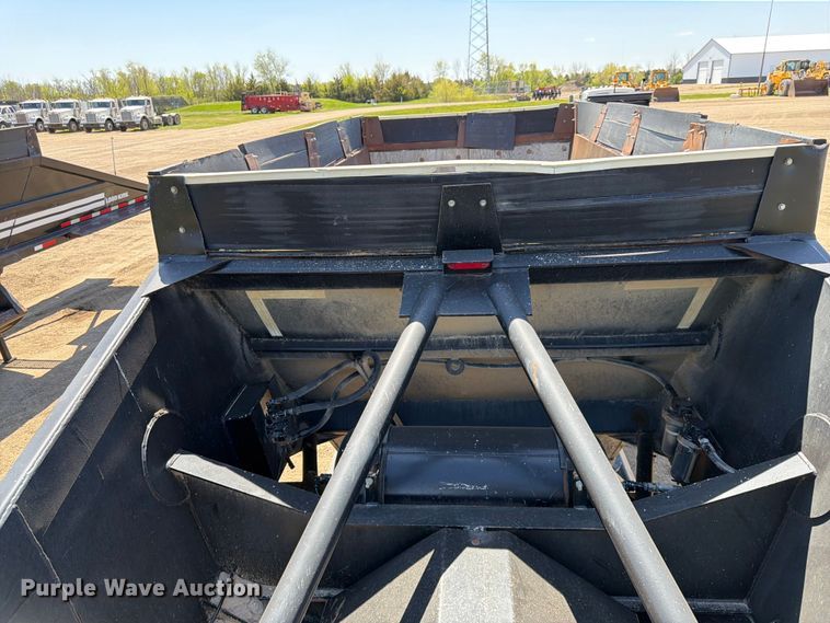 image for item FK0157 1983 Load king bottom dump trailer