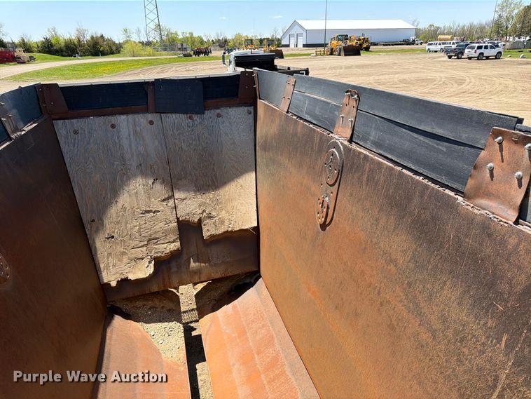 image for item FK0157 1983 Load king bottom dump trailer