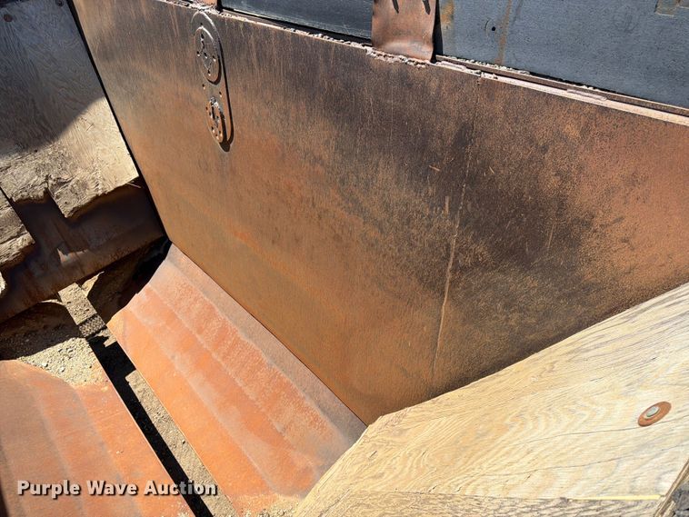 image for item FK0157 1983 Load king bottom dump trailer
