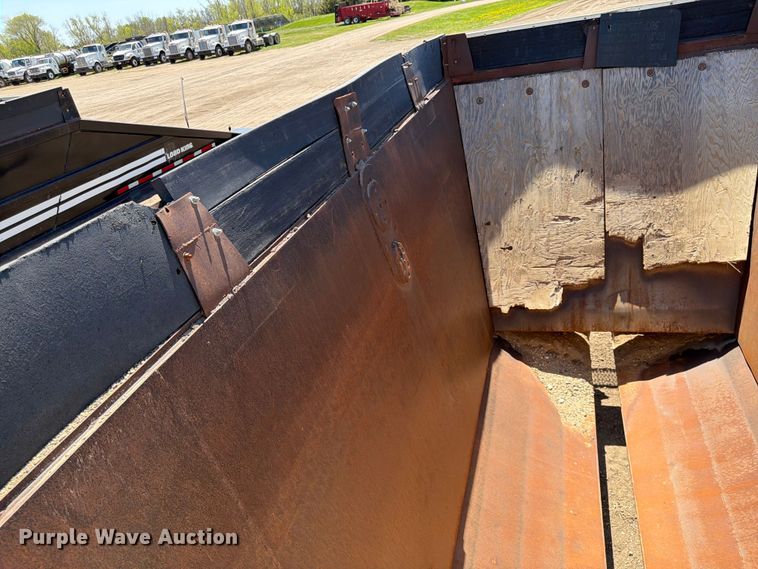 image for item FK0157 1983 Load king bottom dump trailer