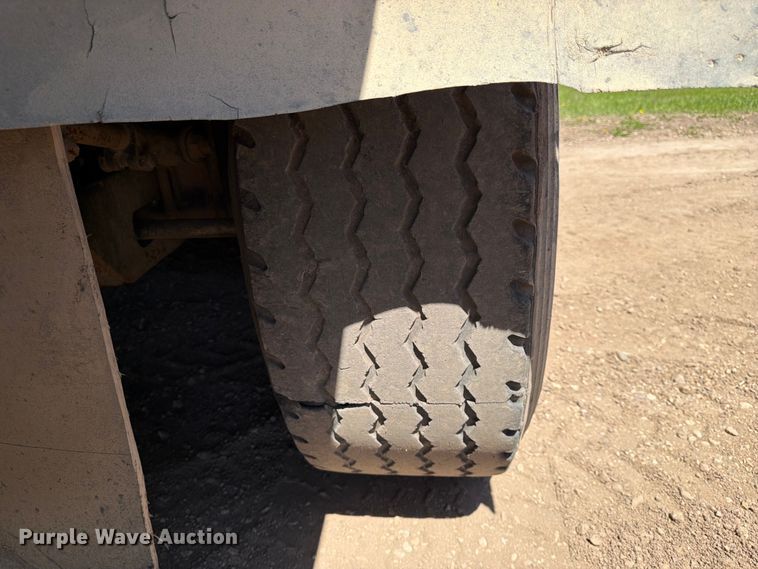image for item FK0157 1983 Load king bottom dump trailer