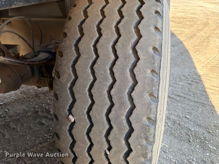 image for item FK0157 1983 Load king bottom dump trailer