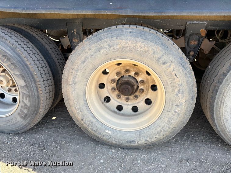 image for item FK0157 1983 Load king bottom dump trailer