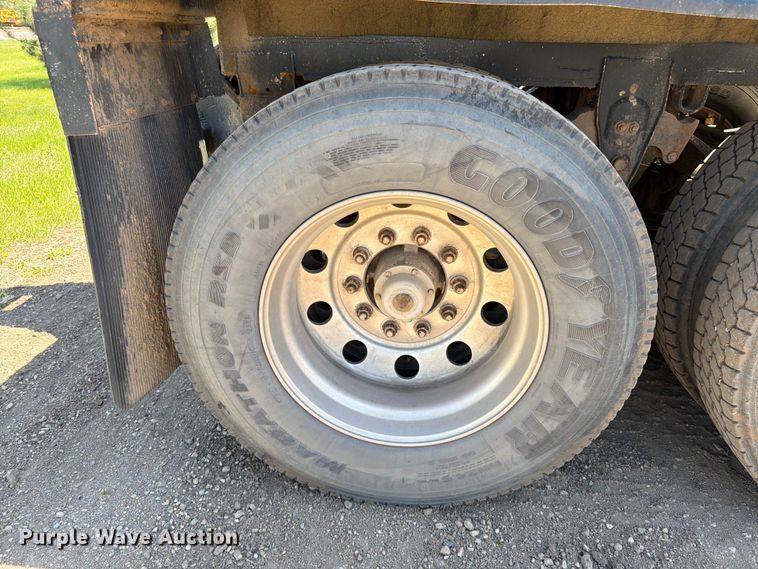 image for item FK0157 1983 Load king bottom dump trailer