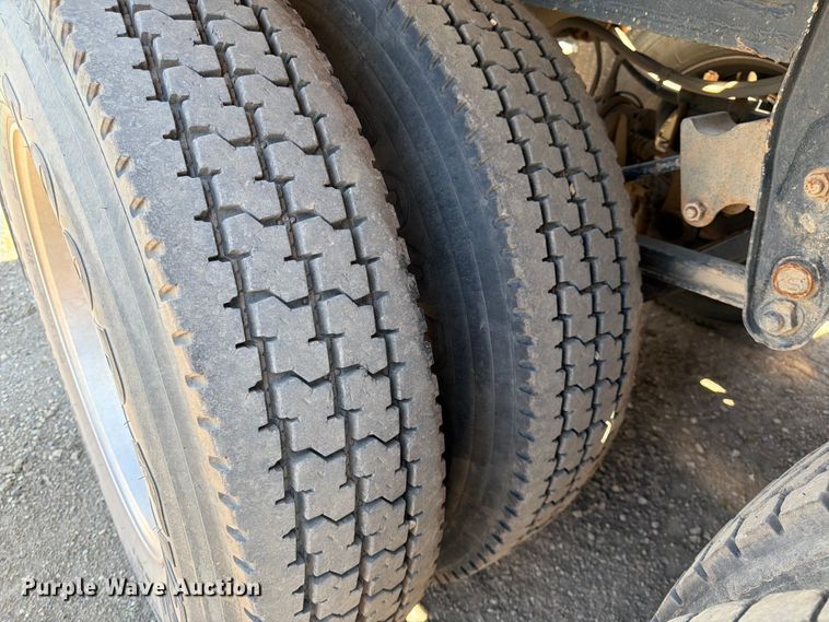 image for item FK0157 1983 Load king bottom dump trailer