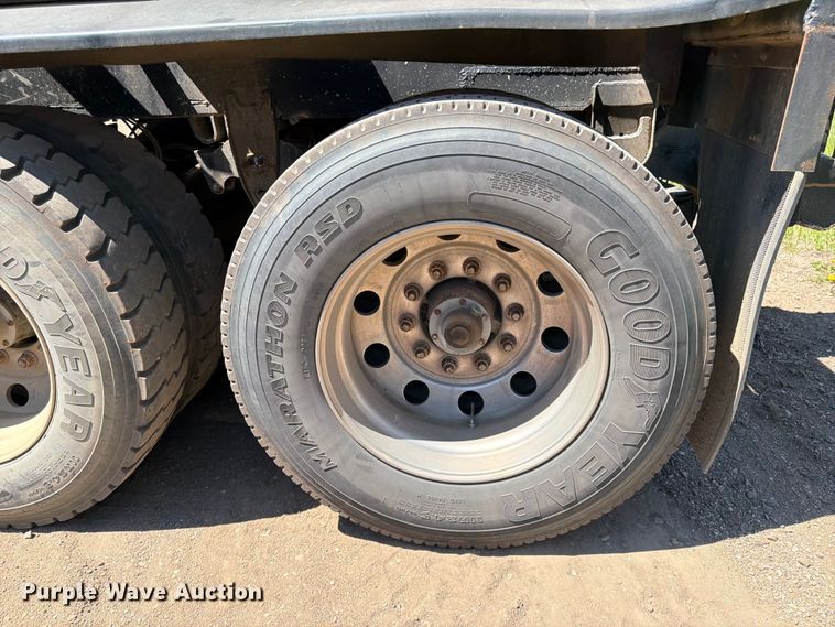 image for item FK0157 1983 Load king bottom dump trailer