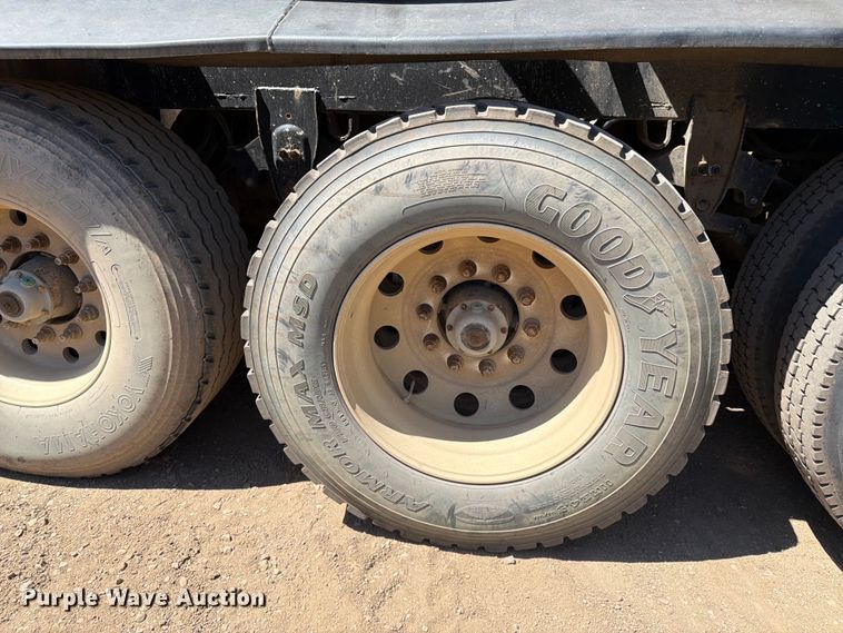 image for item FK0157 1983 Load king bottom dump trailer