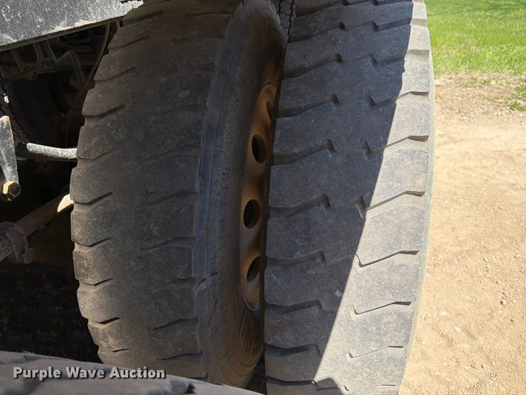 image for item FK0157 1983 Load king bottom dump trailer